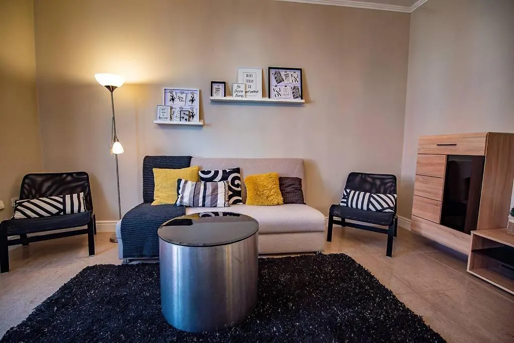 Huge Stylish Apartment Monroe 1 / City Centre Filibe