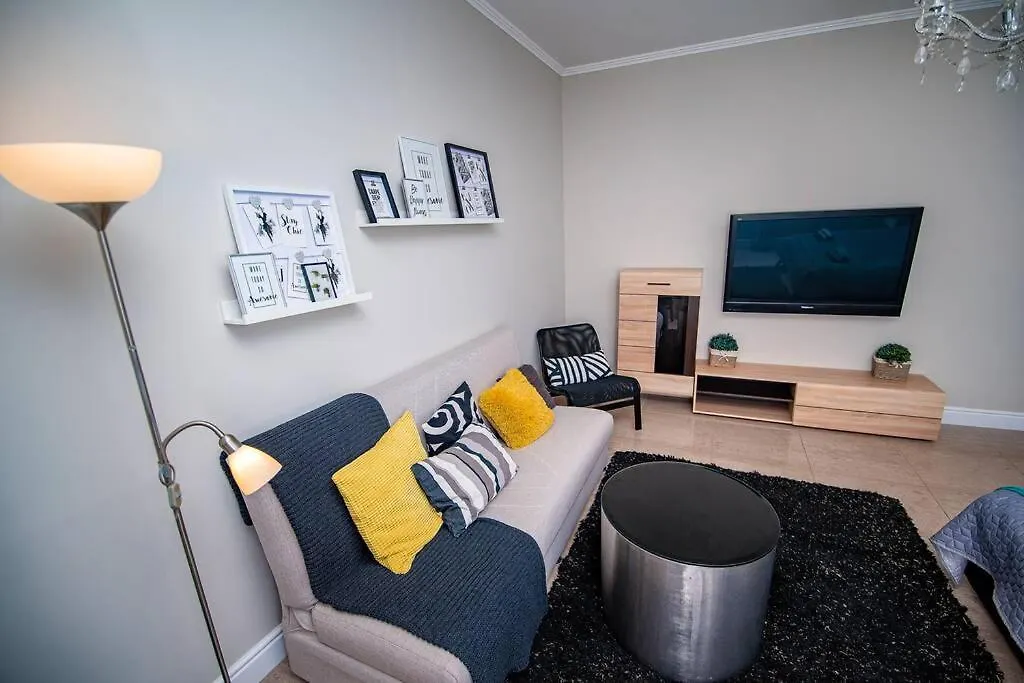 Huge Stylish Apartment Monroe 1 / City Centre Filibe